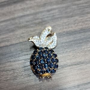 Vintage Retired SWAROVSKI Fruit Brooch Crystal Berry Cabochons Swan Signed